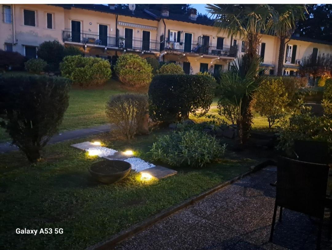 Ina Villa Lavena Ponte Tresa Bagian luar foto